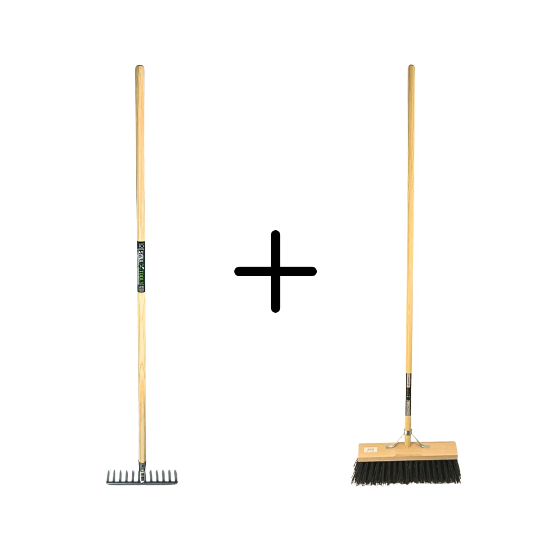 Synx Tools Tuinhark 8 Tanden verzinkt + Nylon Straatbezem Zwart 40 cm – Kunststof haren - Bodembewerkers - Onkruidverwijderaar – Schrobborstels – Hark met steel 150 cm – Buitenbezem met steel 150 cm